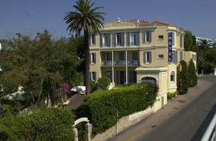 0094 Cannes Hotel